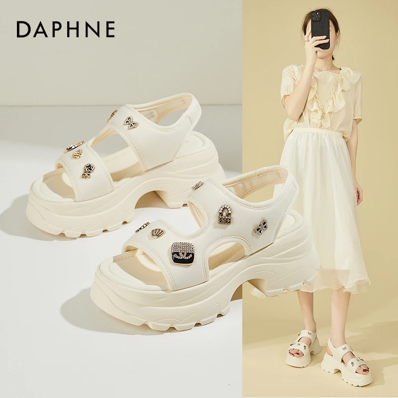 Daphne/达芙妮小个子厚底凉鞋女夏新款百搭水钻增高休闲沙滩鞋