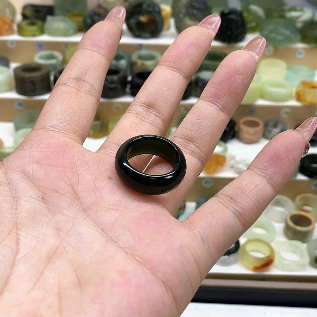 冬***已岫玉未镶嵌天然玉石戒指