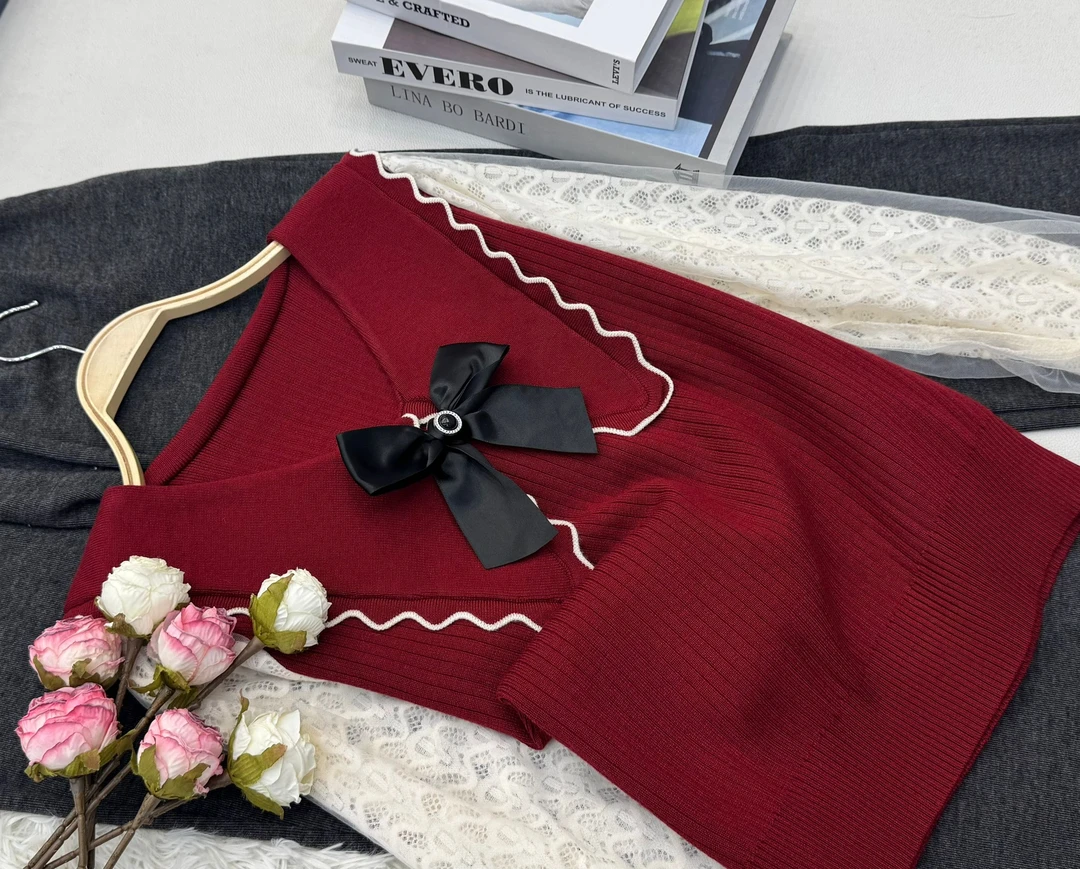 【红色蕾丝袖】秋季新款时尚气质针织上衣QC2485