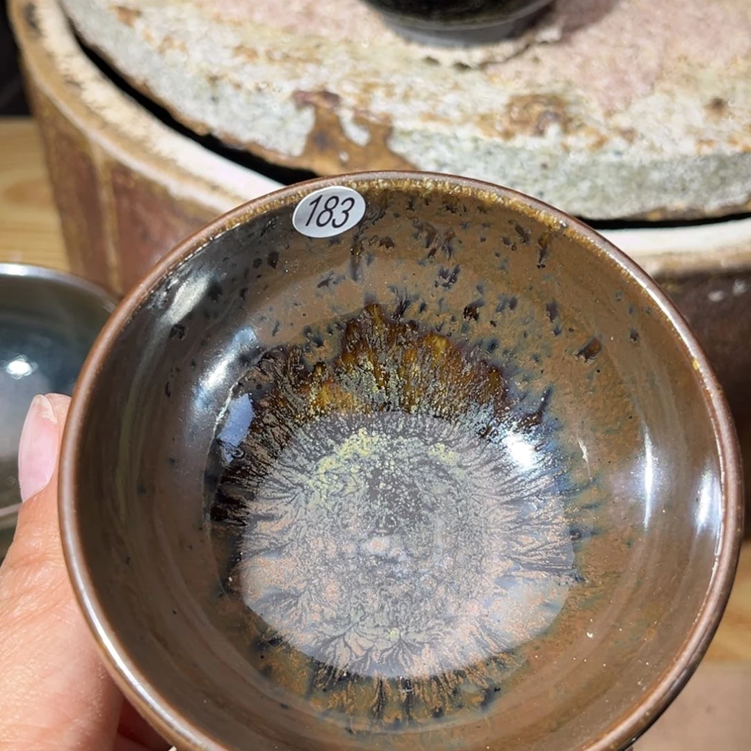 茶盏义兴龙窑坚持真柴烧