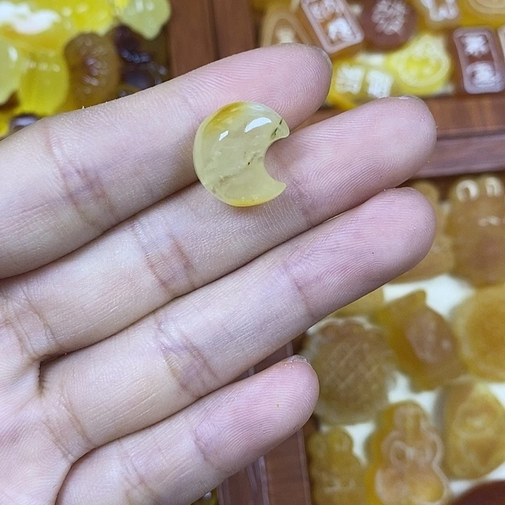 橄榄核吊坠小月亮38