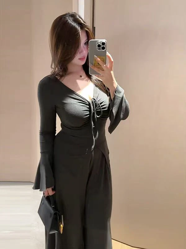 Phm秋冬纯欲风抽绳开叉喇叭袖蚂蚁腰小衫YHDM 25088