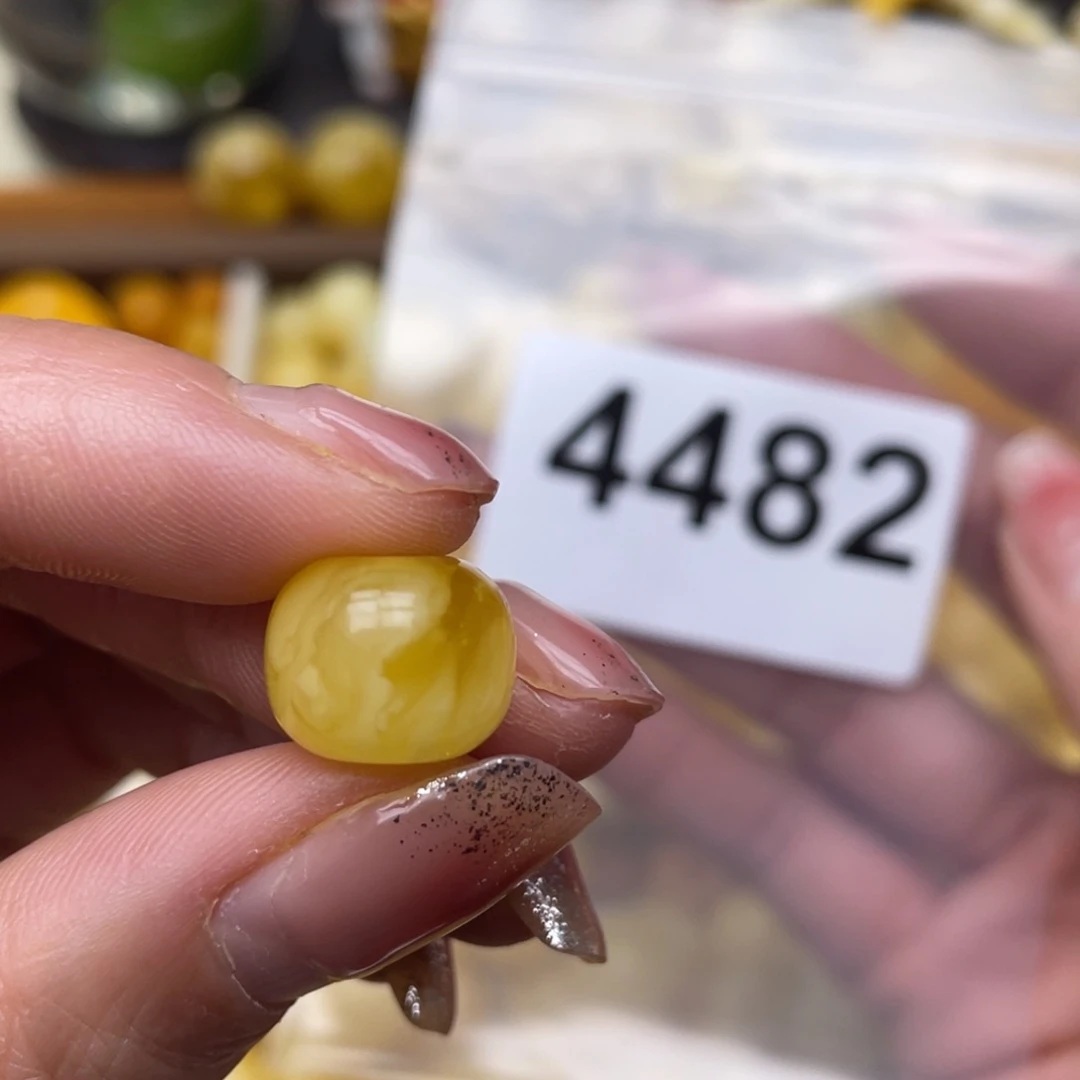 蜜蜡珠宝奇石未镶嵌小坑12.6