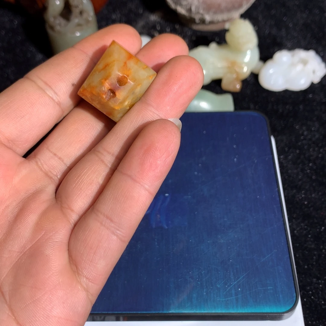 透闪石质玉未镶嵌颈饰