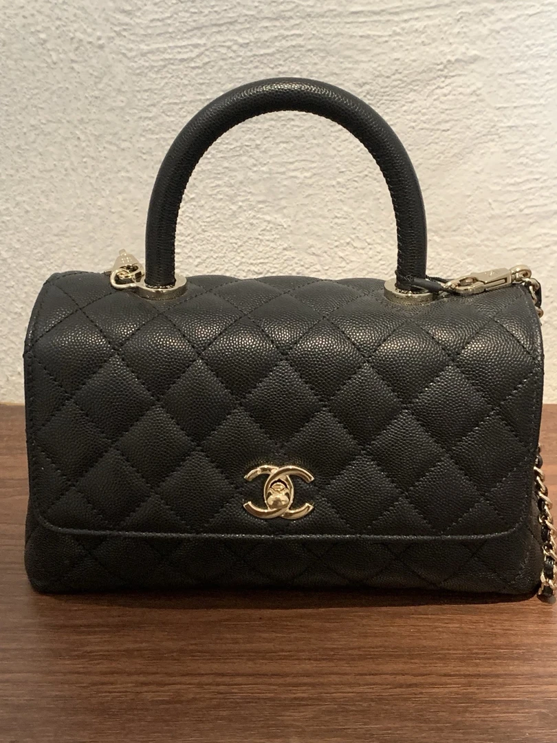 99新 Chanel/香奈儿 22K 黑金荔枝纹小号手柄cocohandle 芯片款