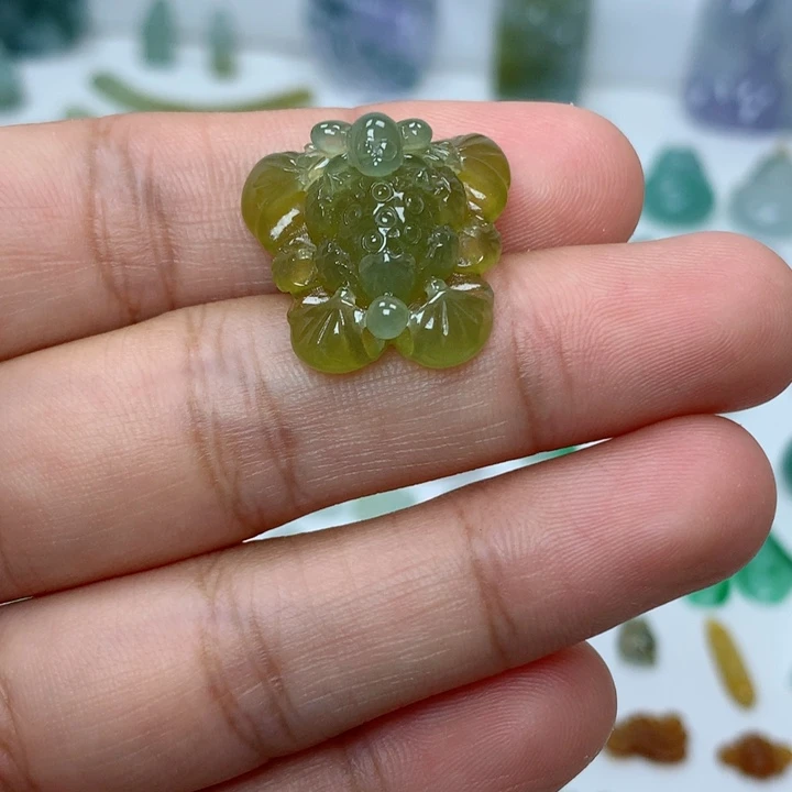吊坠(不含链)未镶嵌翡翠