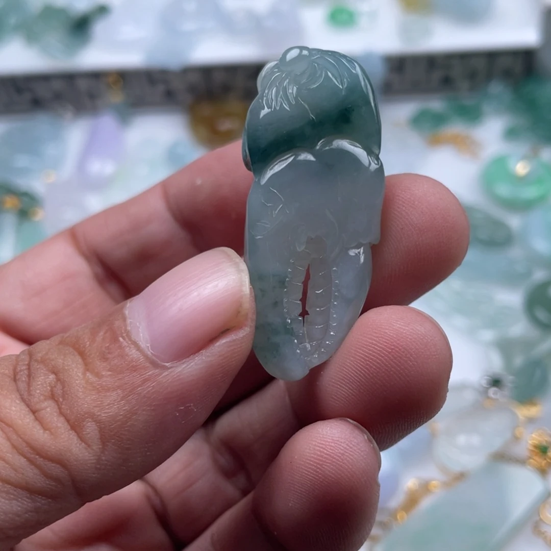 翡翠未镶嵌颈饰翡翠飘花蟹钳