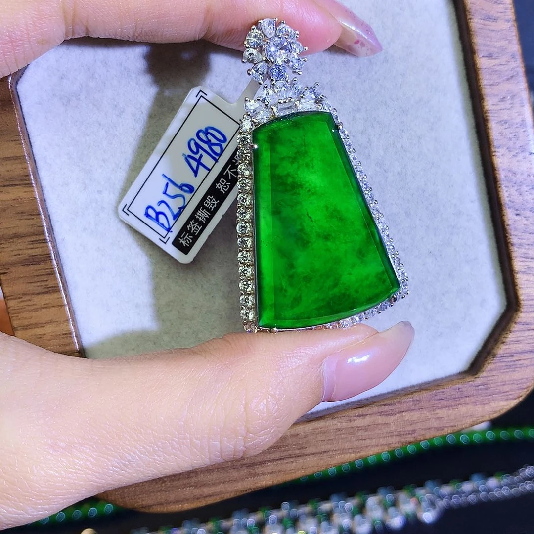 翡翠颈饰银S925镶嵌天然翡翠无事牌