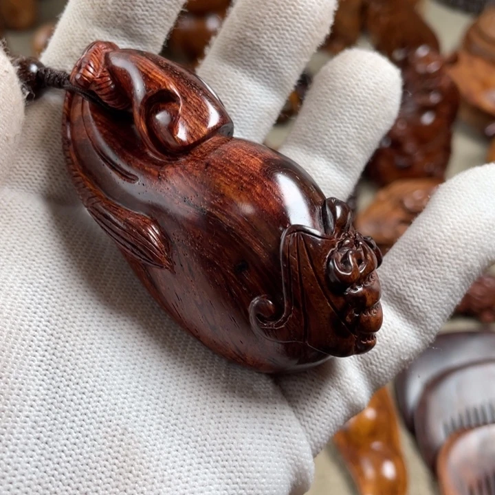 神***懂黄花梨/降香黄檀福袋把件