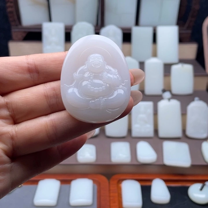 和田玉未镶嵌颈饰