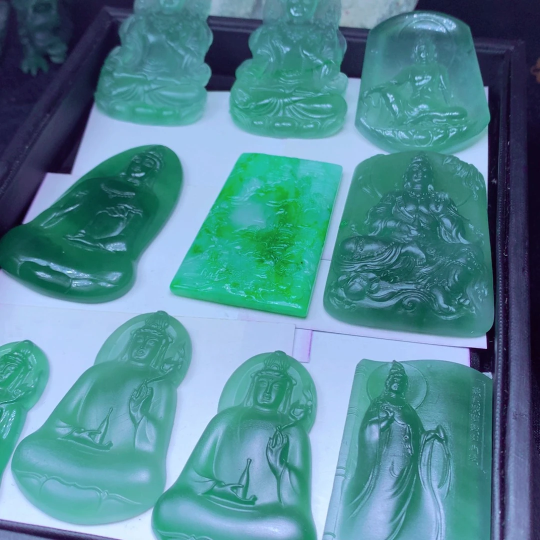 旷****定制翡翠未镶嵌天然翡翠A货毛货挂件