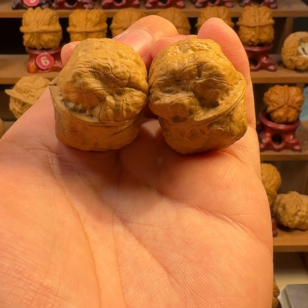 铁核桃把件肌肉尊金蟾