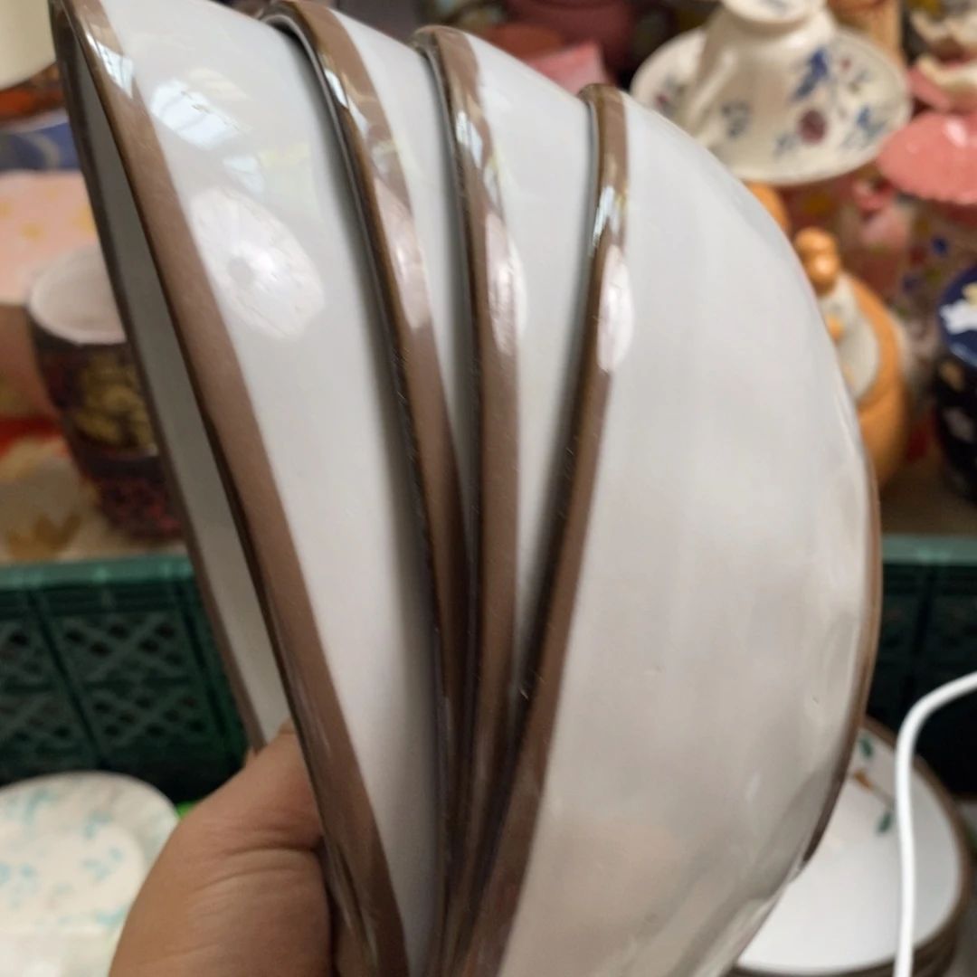 瓷片゜****榭你说是谁就让我们来