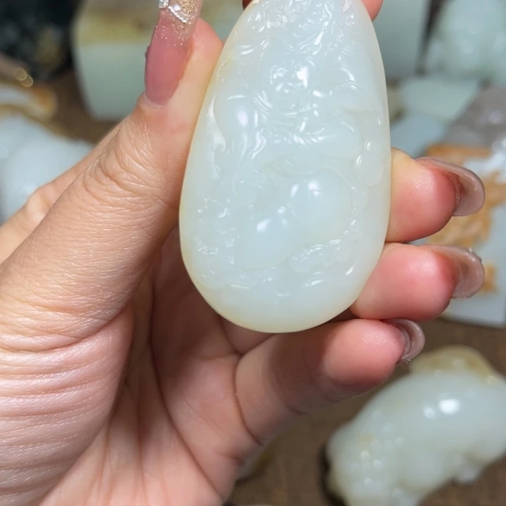 和田玉未镶嵌颈饰