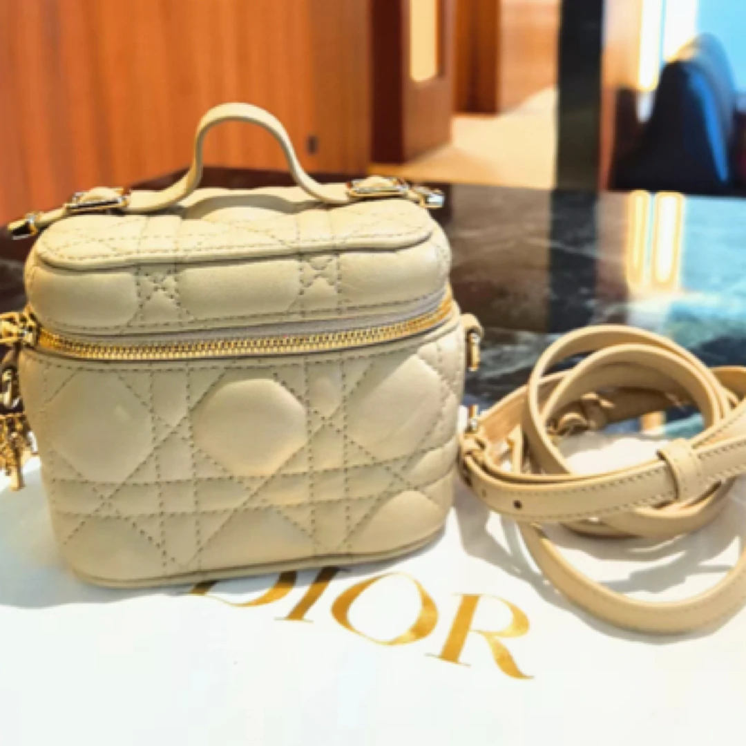 99新 DIOR/迪奥 vanity 奶茶色超mini Y皮小盒子