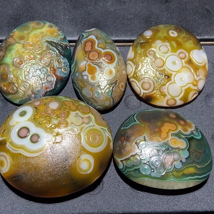 【闪购商品】未镶嵌玛瑙/玉髓珠宝奇石L**.