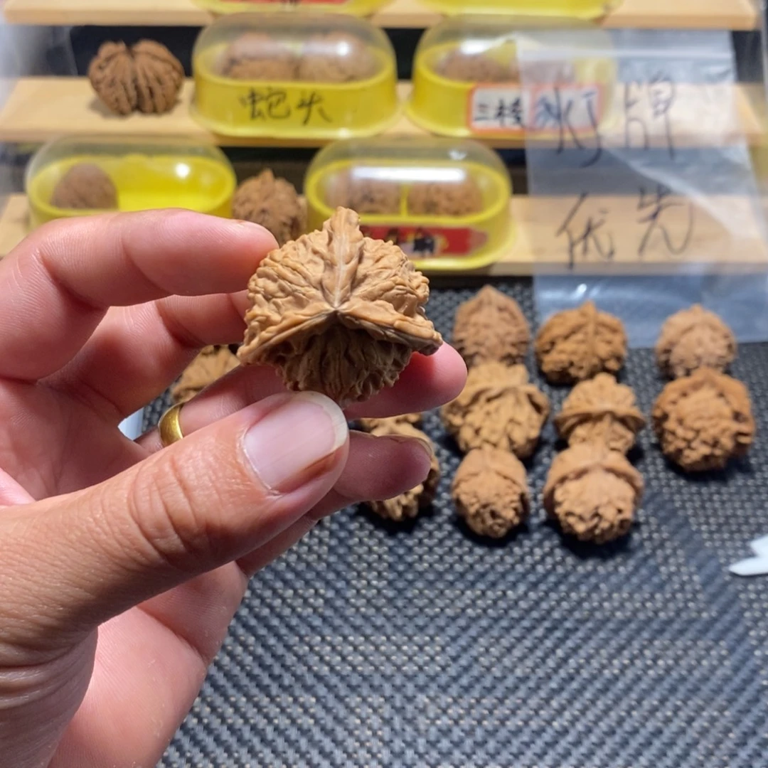 大***饼吊坠文玩核桃核桃异形