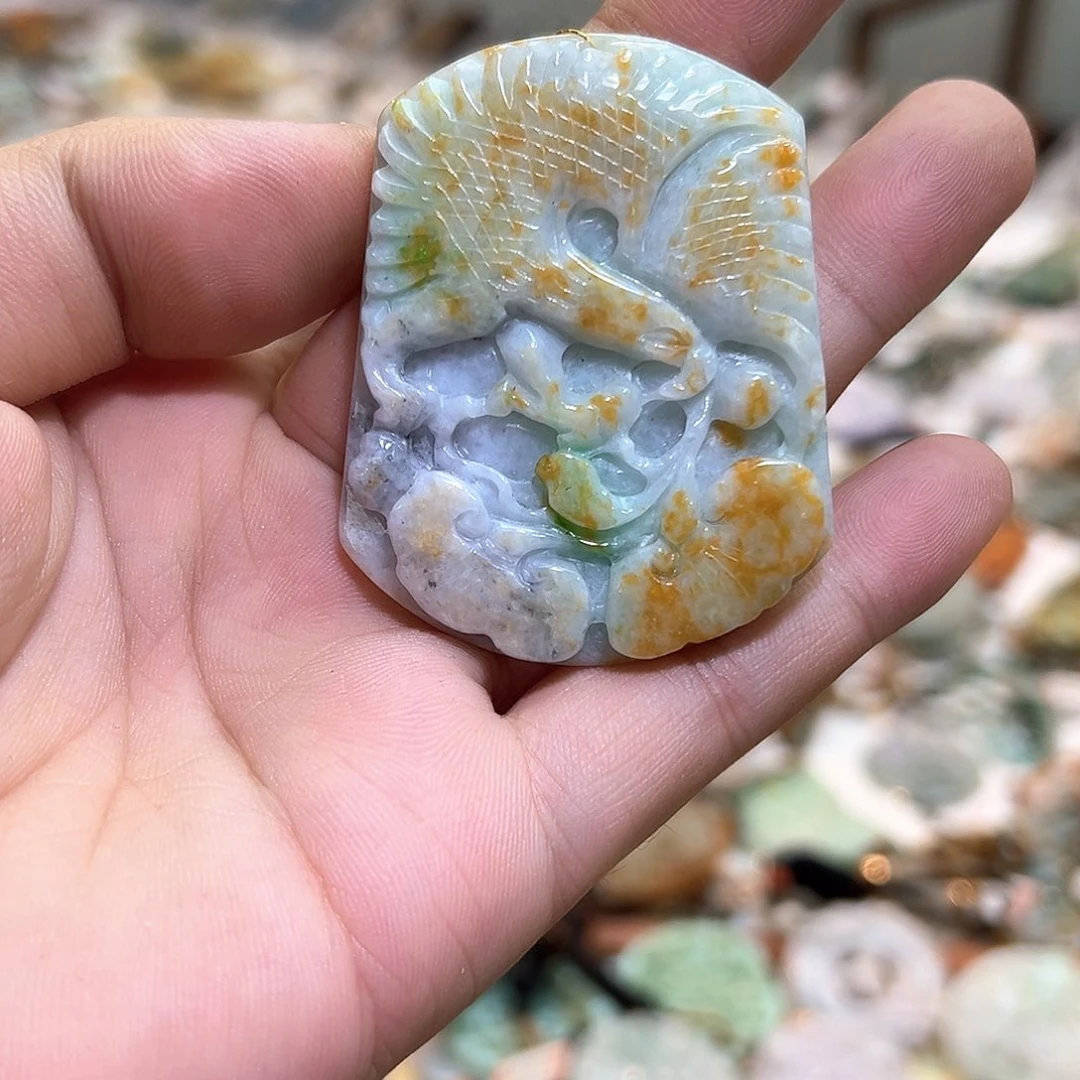 翡翠未镶嵌颈饰挂件