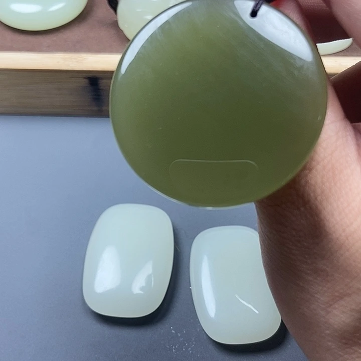 和田玉（糖玉）未镶嵌车挂