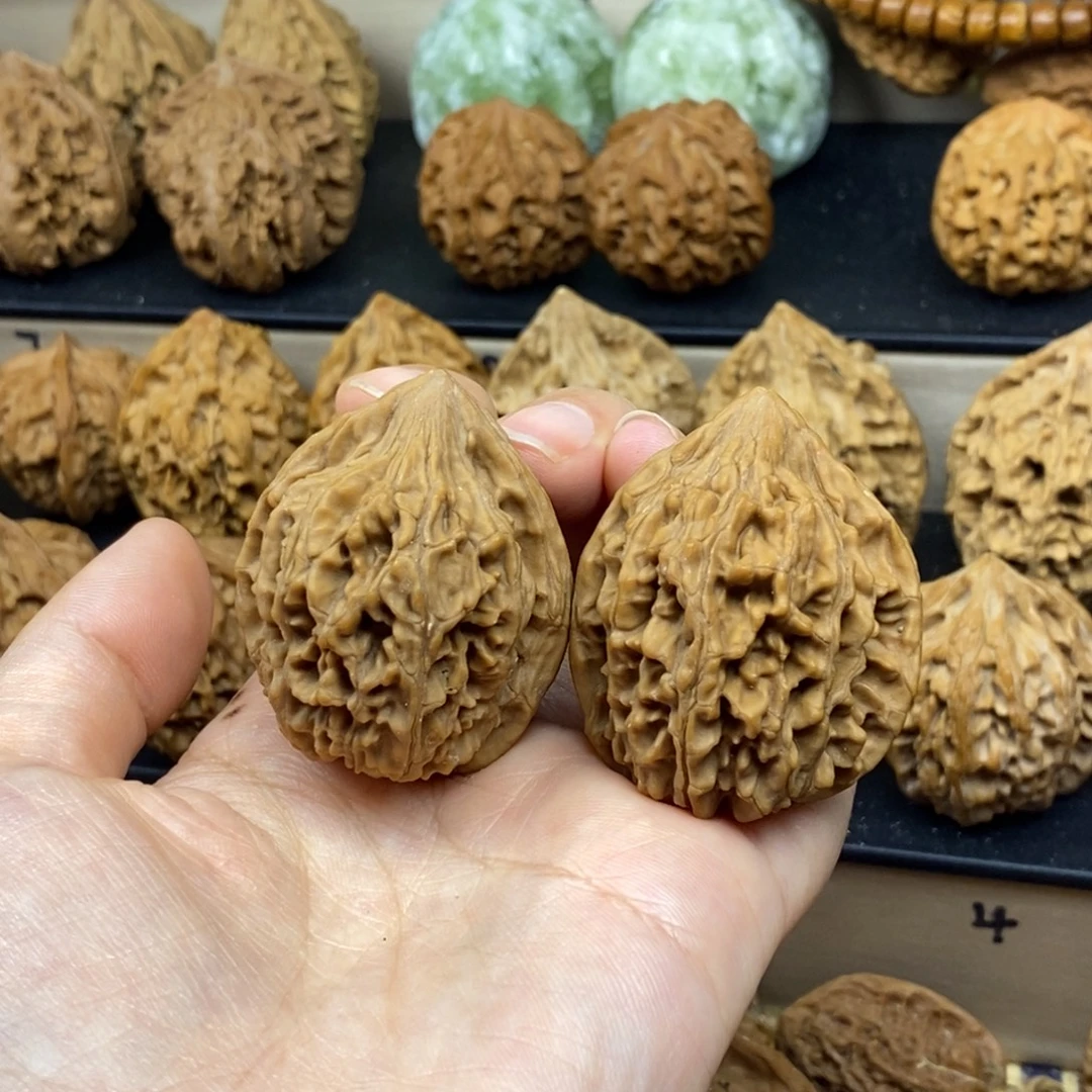 文玩核桃吊坠鸡心36