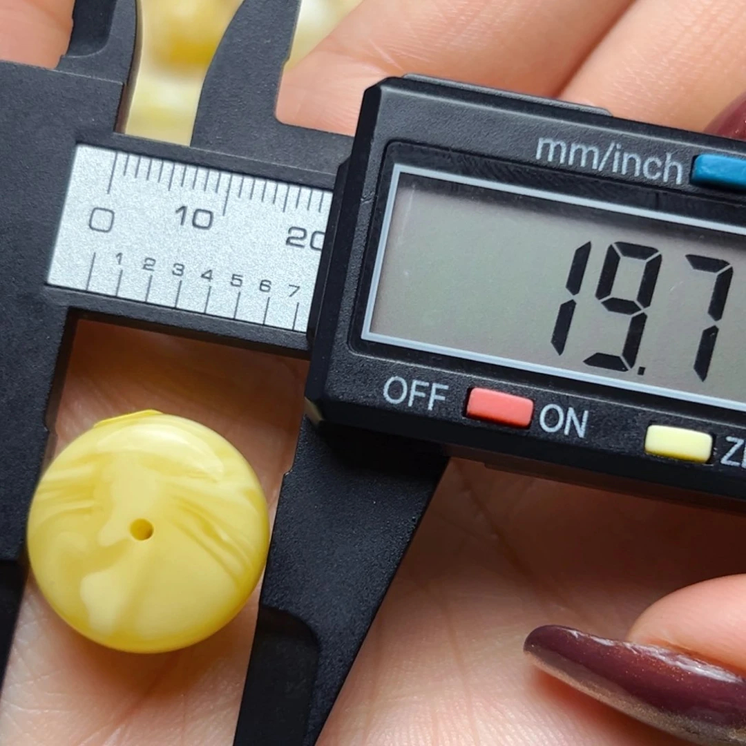 蜜蜡裸石未镶嵌19.7mm微瑕扣子