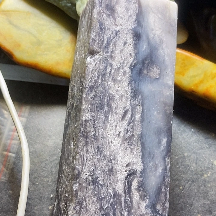 透闪石质玉未镶嵌珠宝半成品