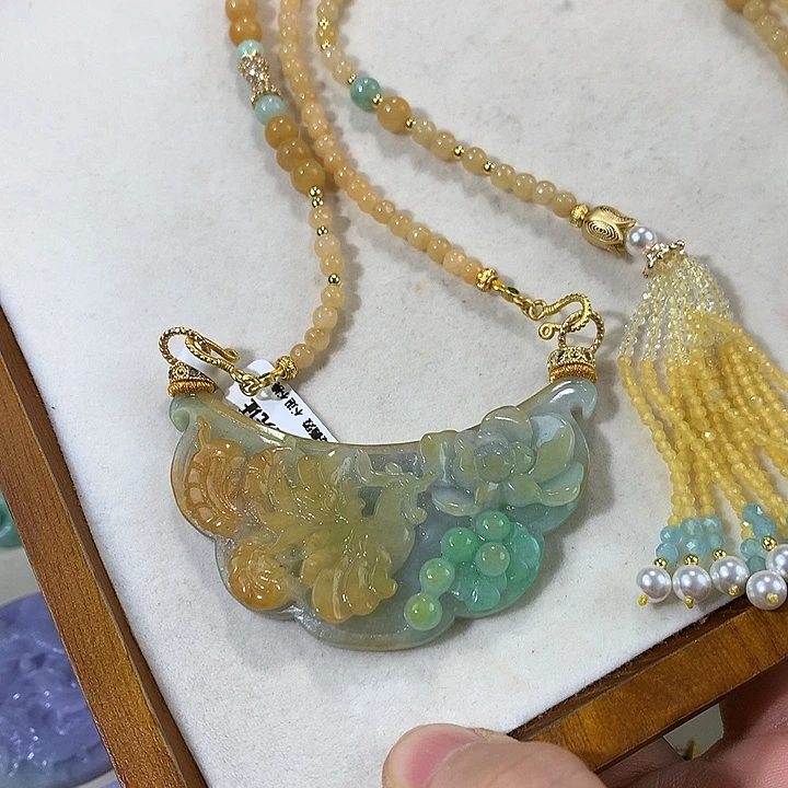 翡翠未镶嵌颈饰翡翠吊坠
