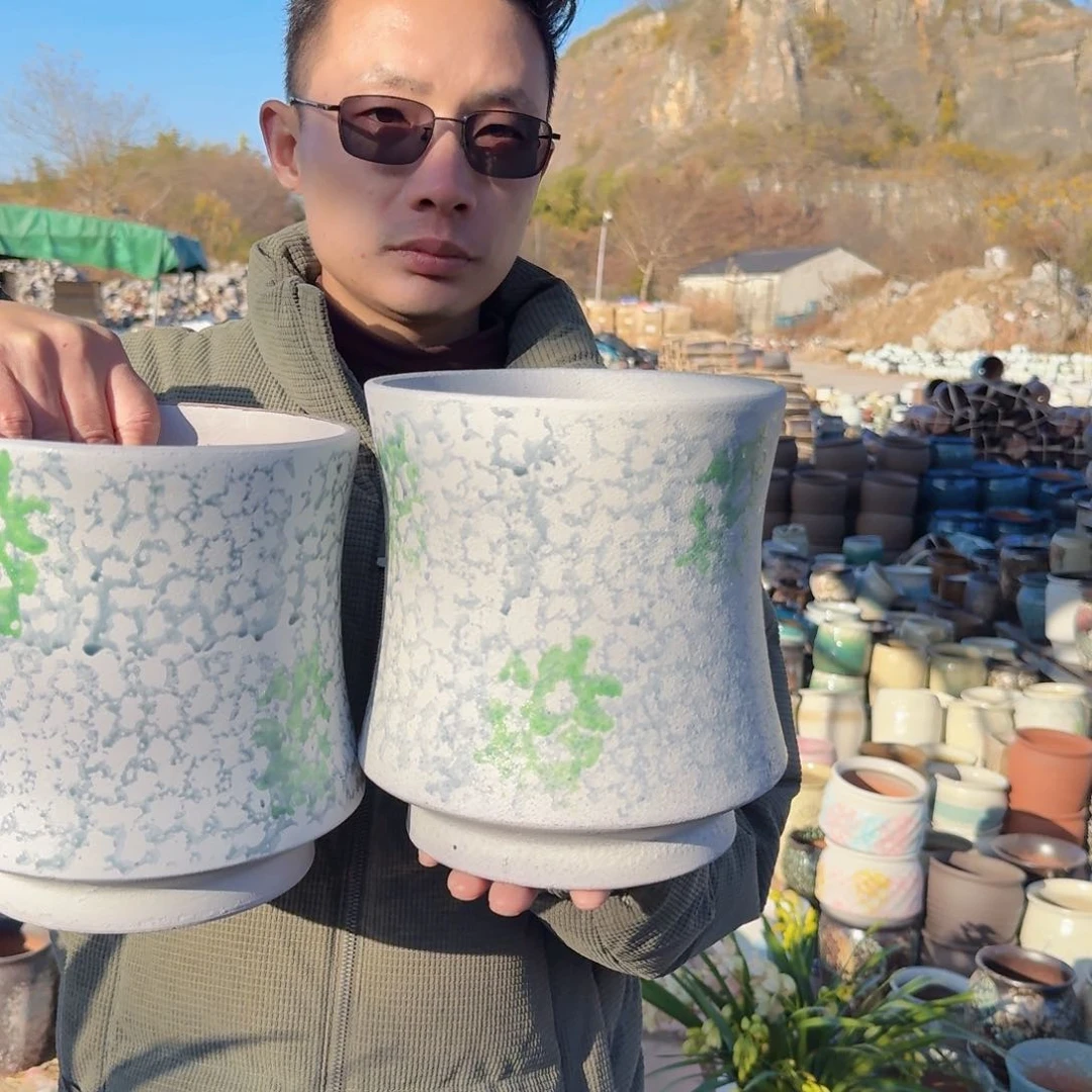 紫砂花盆口19.5高22（两个裙子姹寂白色