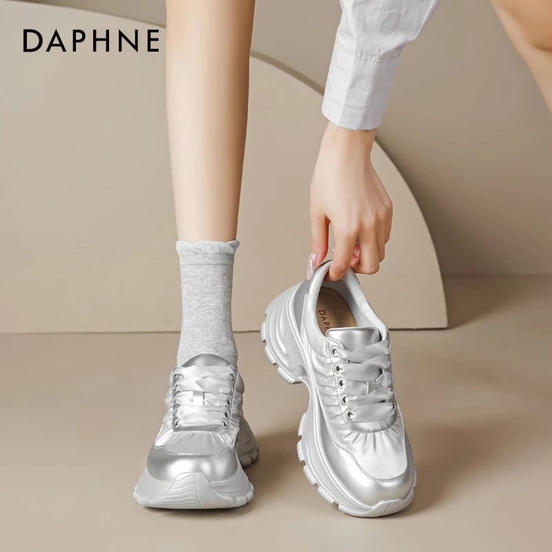 达芙妮时尚休闲鞋女2025年夏季新款小众百搭松糕底运动增高老爹鞋