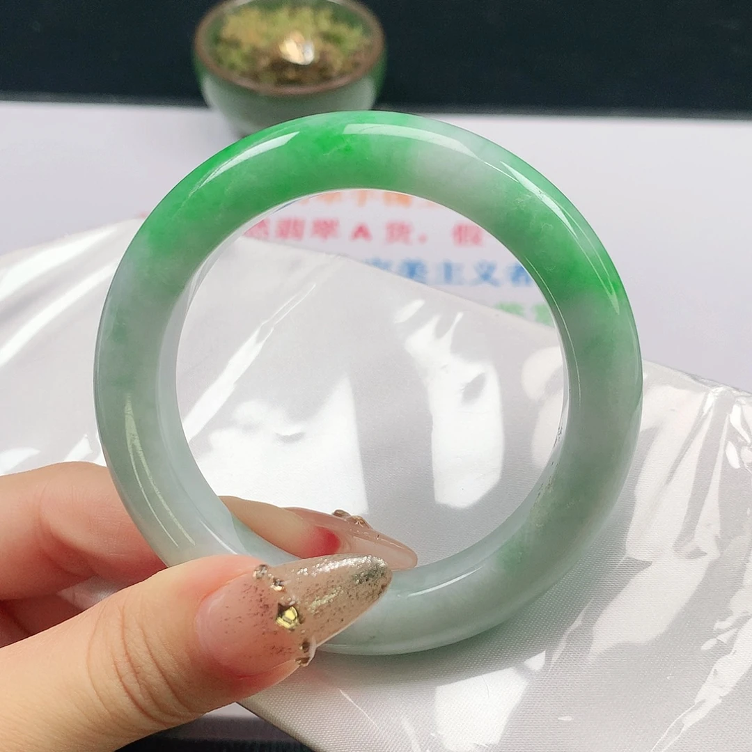 翡翠手镯未镶嵌647
