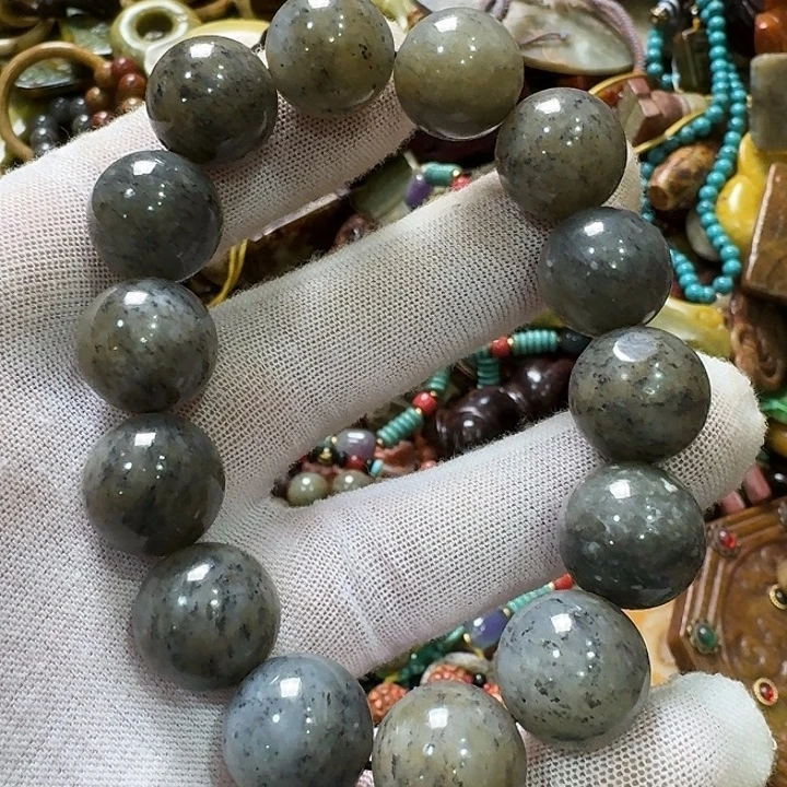 适***王和田玉未镶嵌挂件