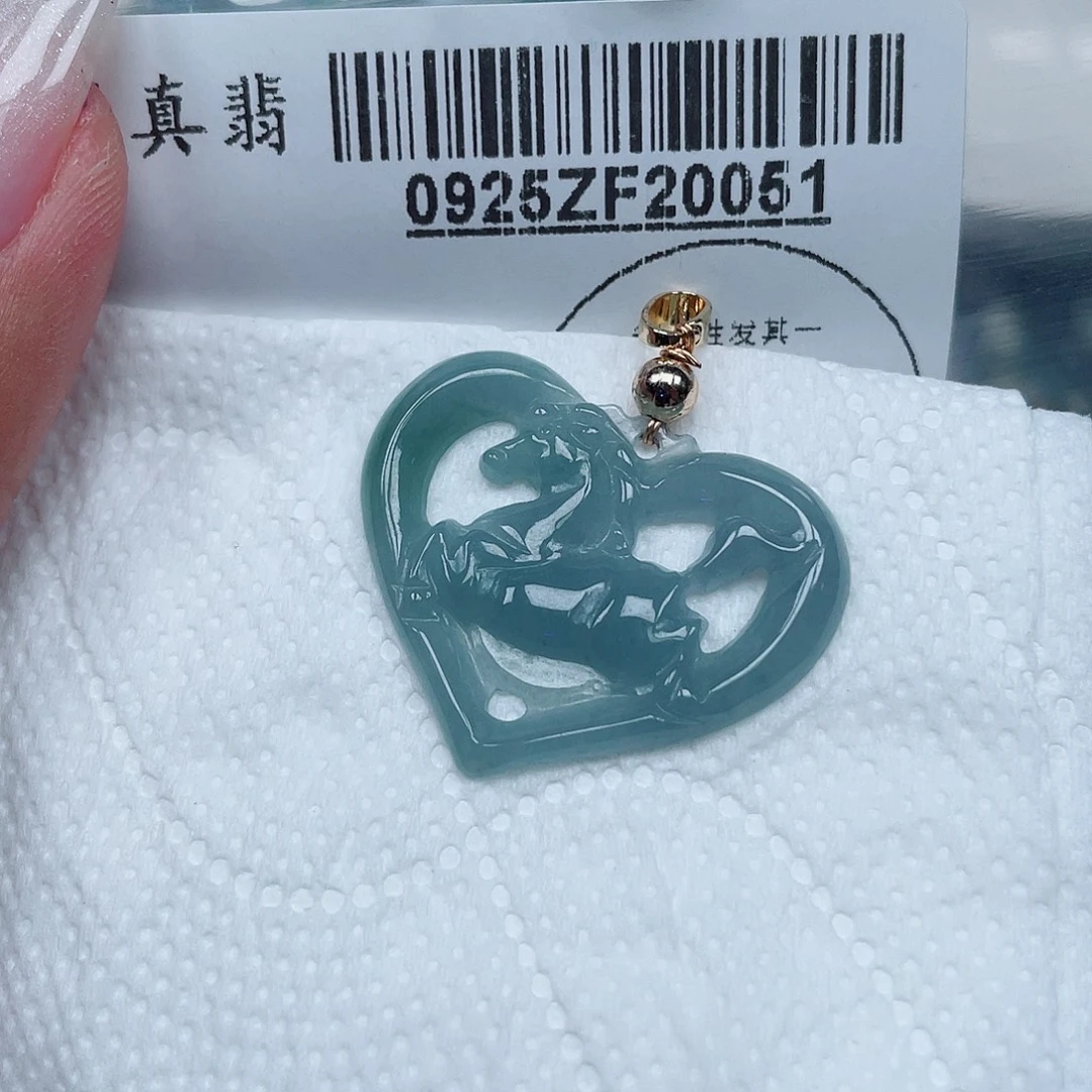 吊坠(不含链)未镶嵌翡翠