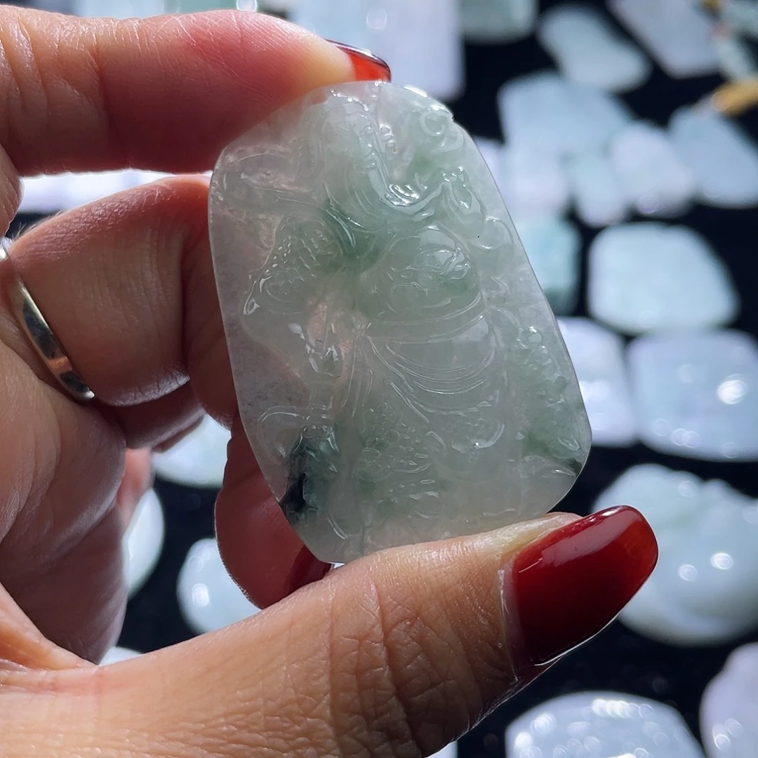 翡翠未镶嵌颈饰关公