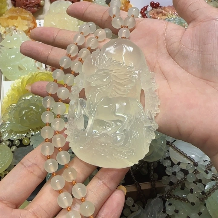 未镶嵌蛇纹石玉吊坠