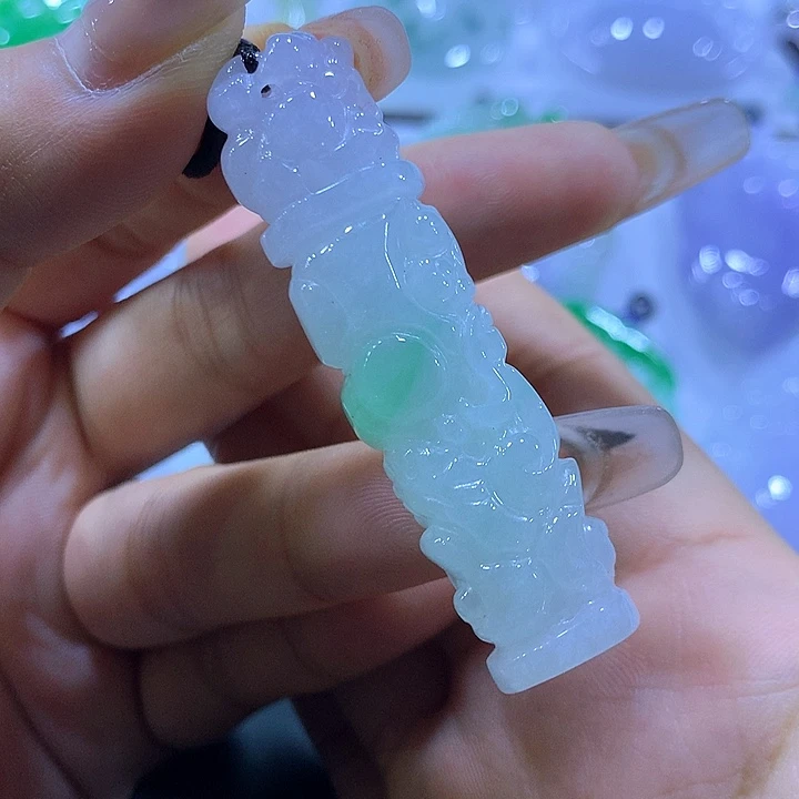 颈饰未镶嵌翡翠天然翡翠A货吊坠