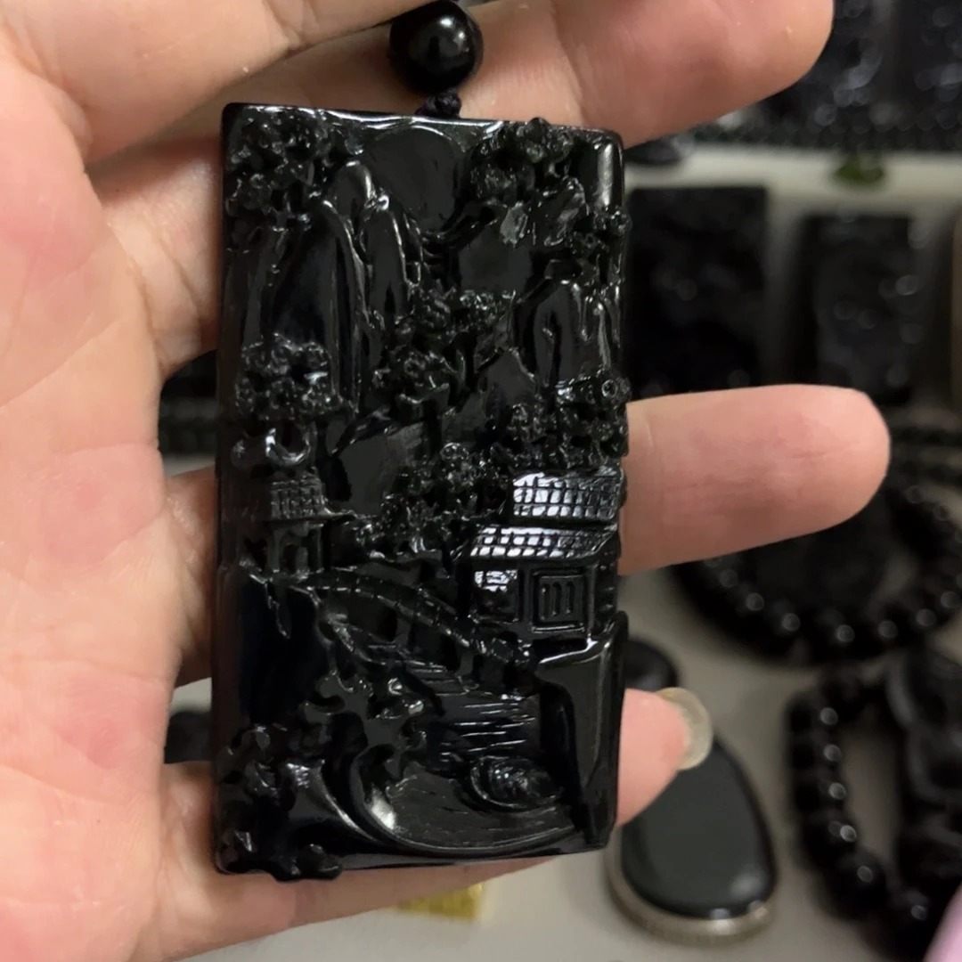 蛇纹石玉颈饰合金孙*宝