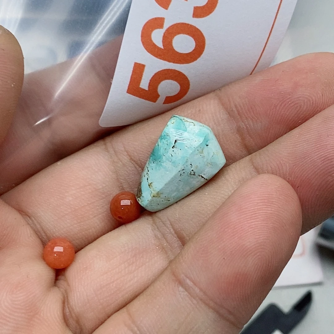 南红玛瑙未镶嵌珠宝奇石