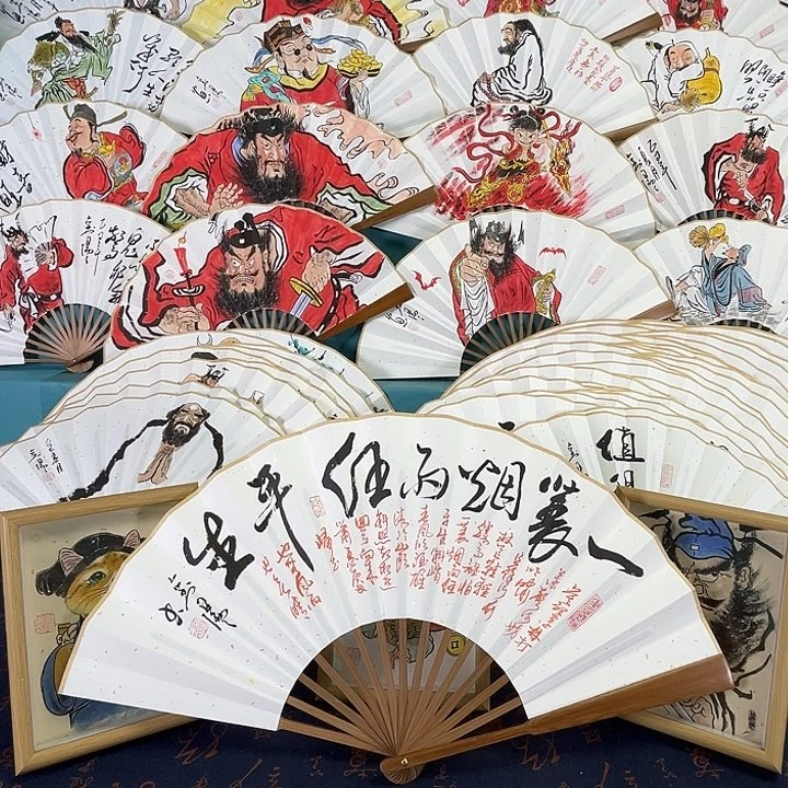 青***季国画手绘折扇一把