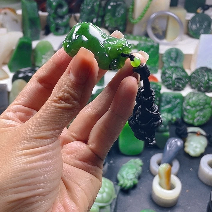 小***油和田玉未镶嵌珠宝半成品