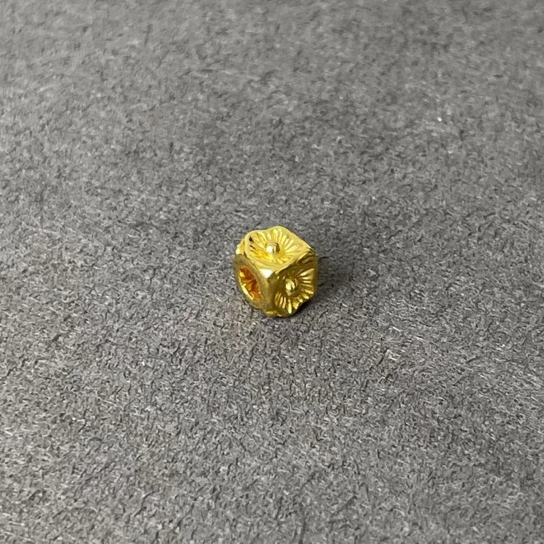 新金社黄金足金999梅花隔珠DP1736