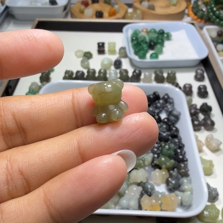 一***°和田玉未镶嵌珠宝奇石