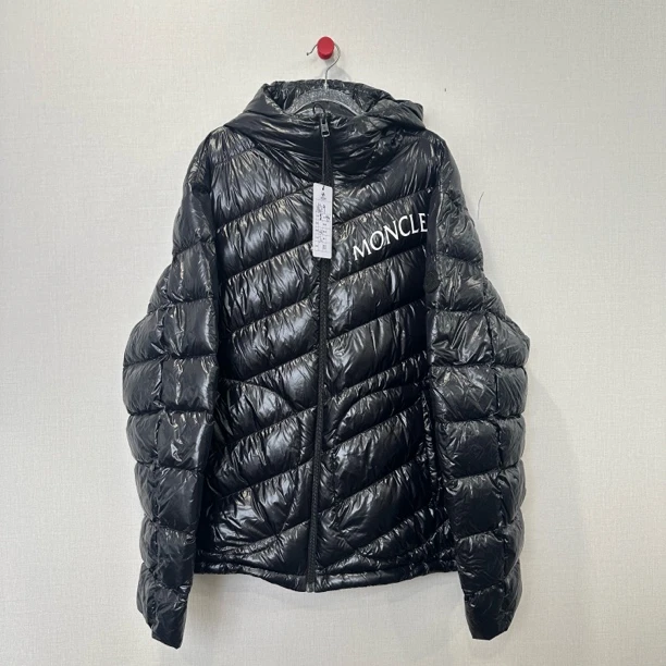 99新 MONCLER 胸前字母羽绒服 尺码:5 11629