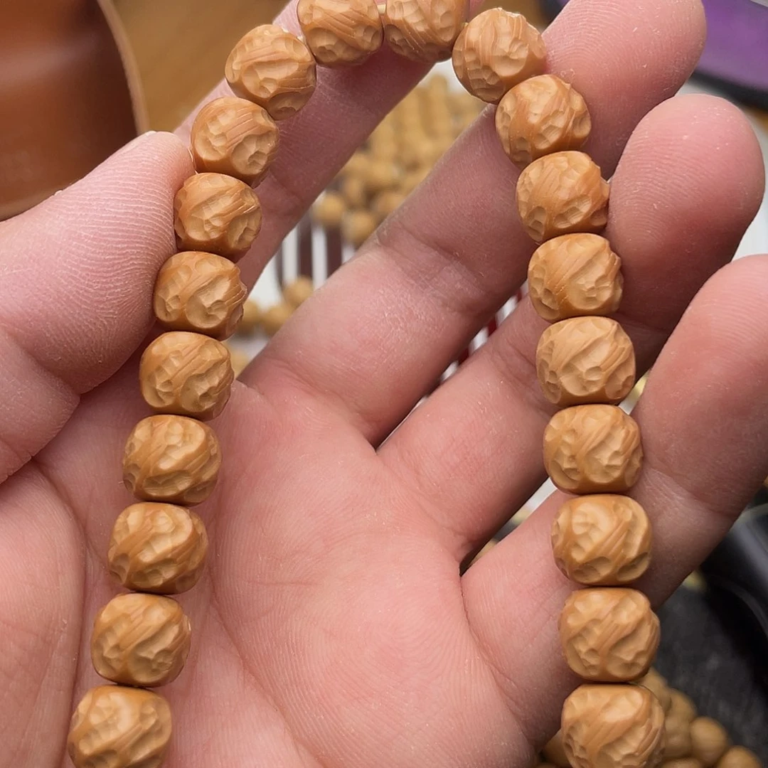 猴头核桃吊坠幸****天微瑕关山