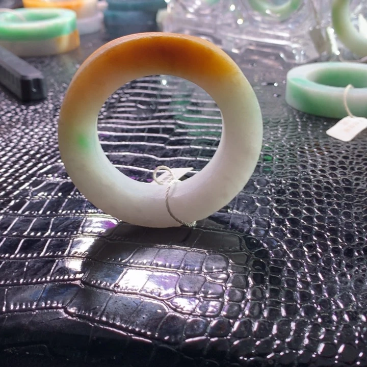 未镶嵌手镯定制翡翠