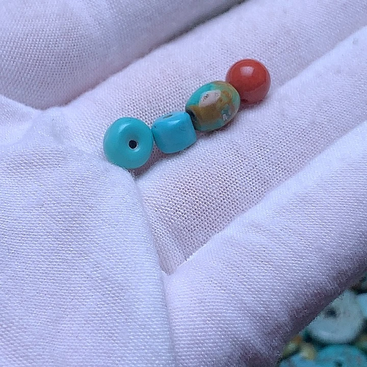 南红玛瑙未镶嵌珠宝奇石