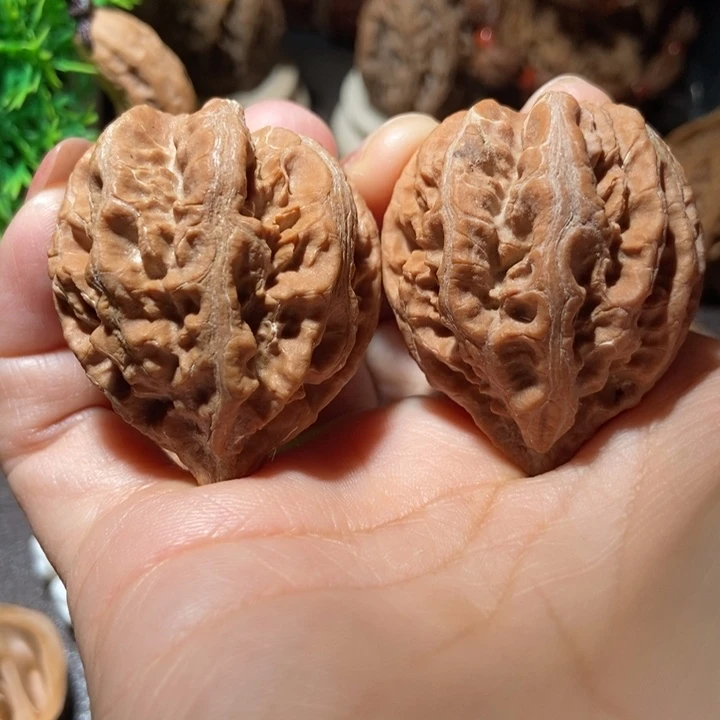 把件文玩核桃东北楸子小雪37