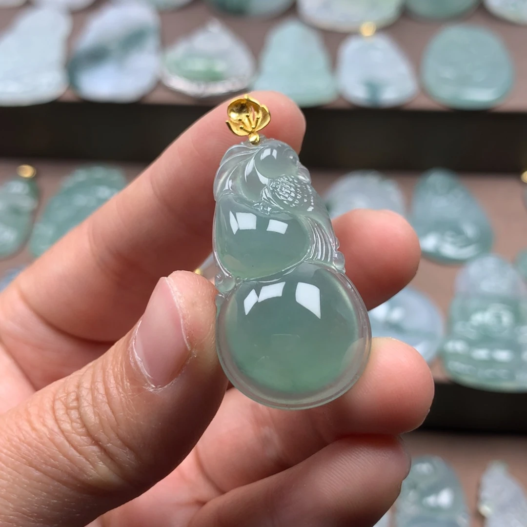 颈饰18K金镶嵌翡翠天然翡翠