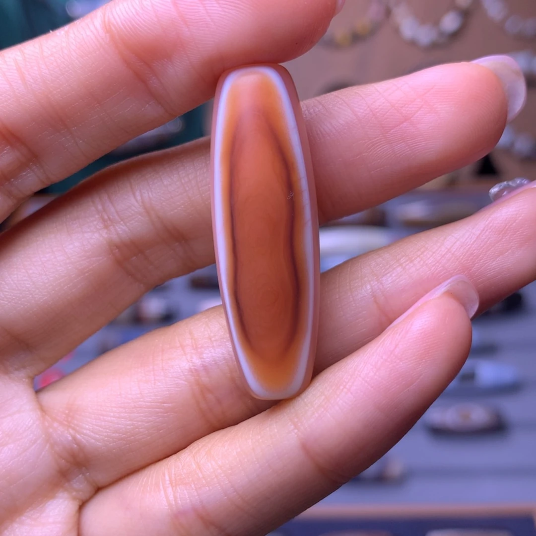 未镶嵌颈饰玛瑙/玉髓光*