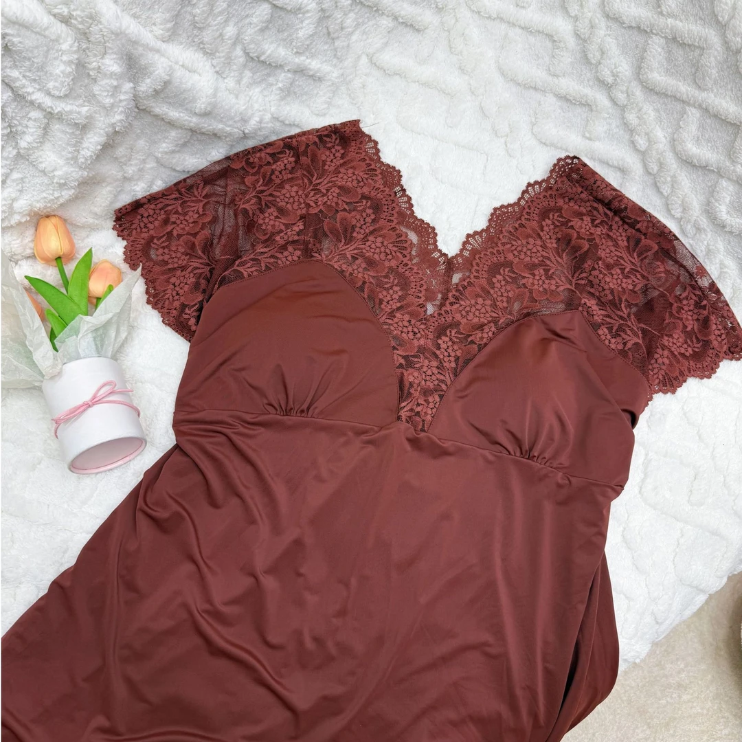 初初家性感纯欲蕾丝带胸垫夏季冰丝凉感女睡裙大码宽松显瘦可外穿