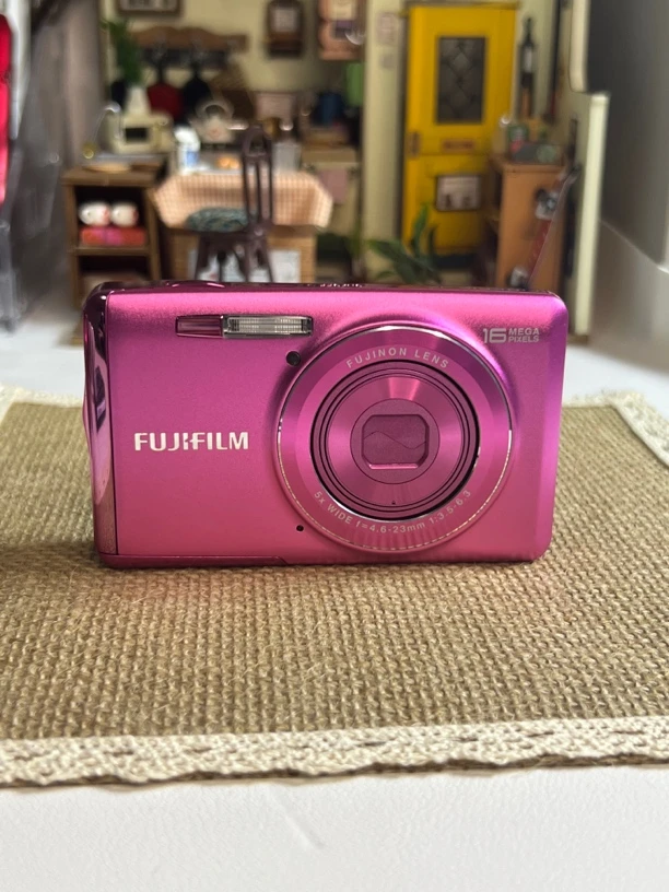 95新 Fujifilm/富士 JX700，1600万像素，半边屏幕轻微泛黄